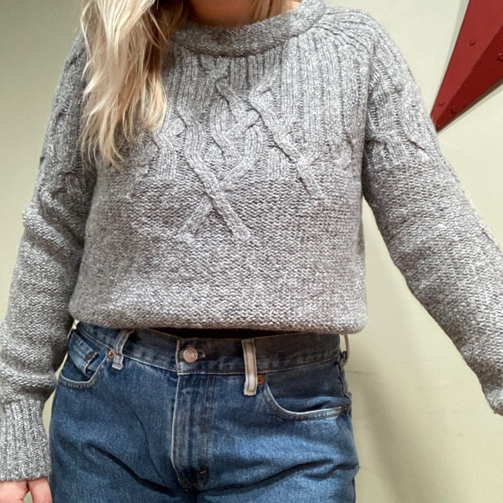 🌻Old Navy Sweater
